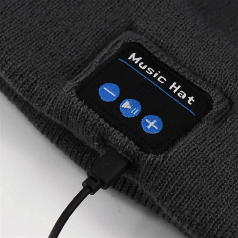 LED Light Bluetooth Beanie Unisex Warm Knitted Beanie 3 Light Modes Waterproof Rechargeable Wireless Music Flashlight Hat for Camping Jogging Fishing Cycling