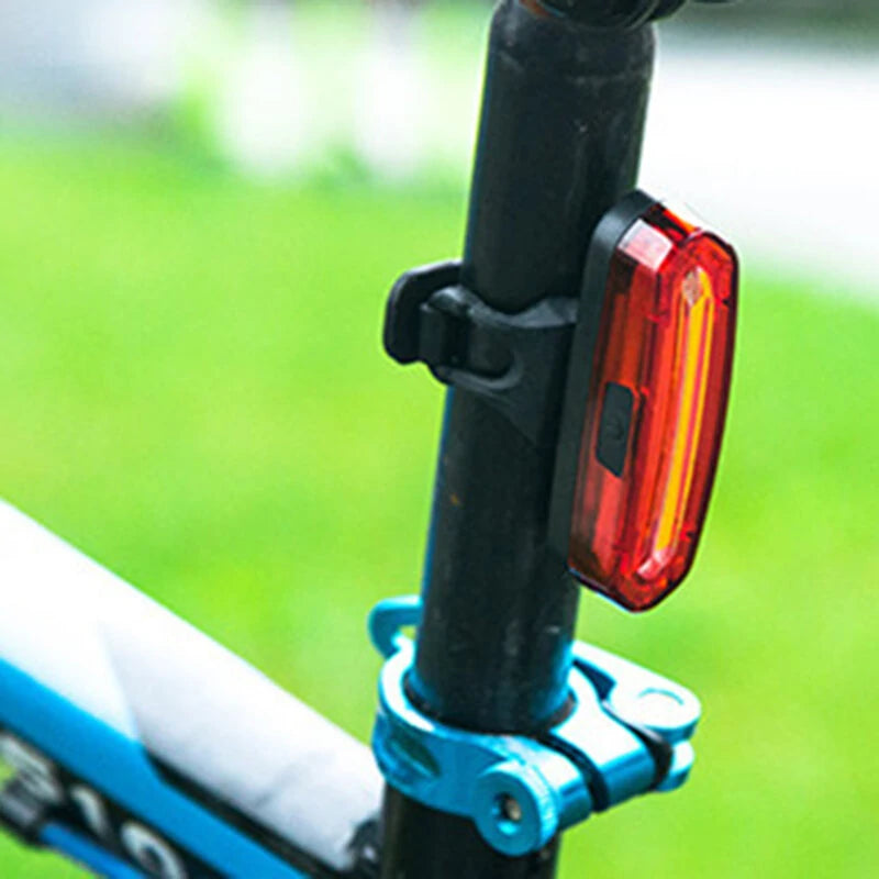 Bike Taillight 600mAh Battery 4 Light Modes USB-C Rechargeable IPX6 Waterproof Wear-resistant Lightweight Bicycle Rear Light for Night Cycling