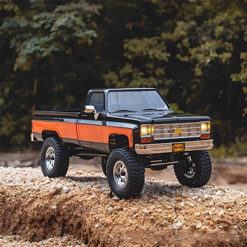 FMS FCX18 Chevrolet K10 RTR 1/18 2.4G 4WD RC Car Rock Crawler Two Speed LED Light Pickup Off Road Climbing Truck Vehicles Models Remote Control Toys